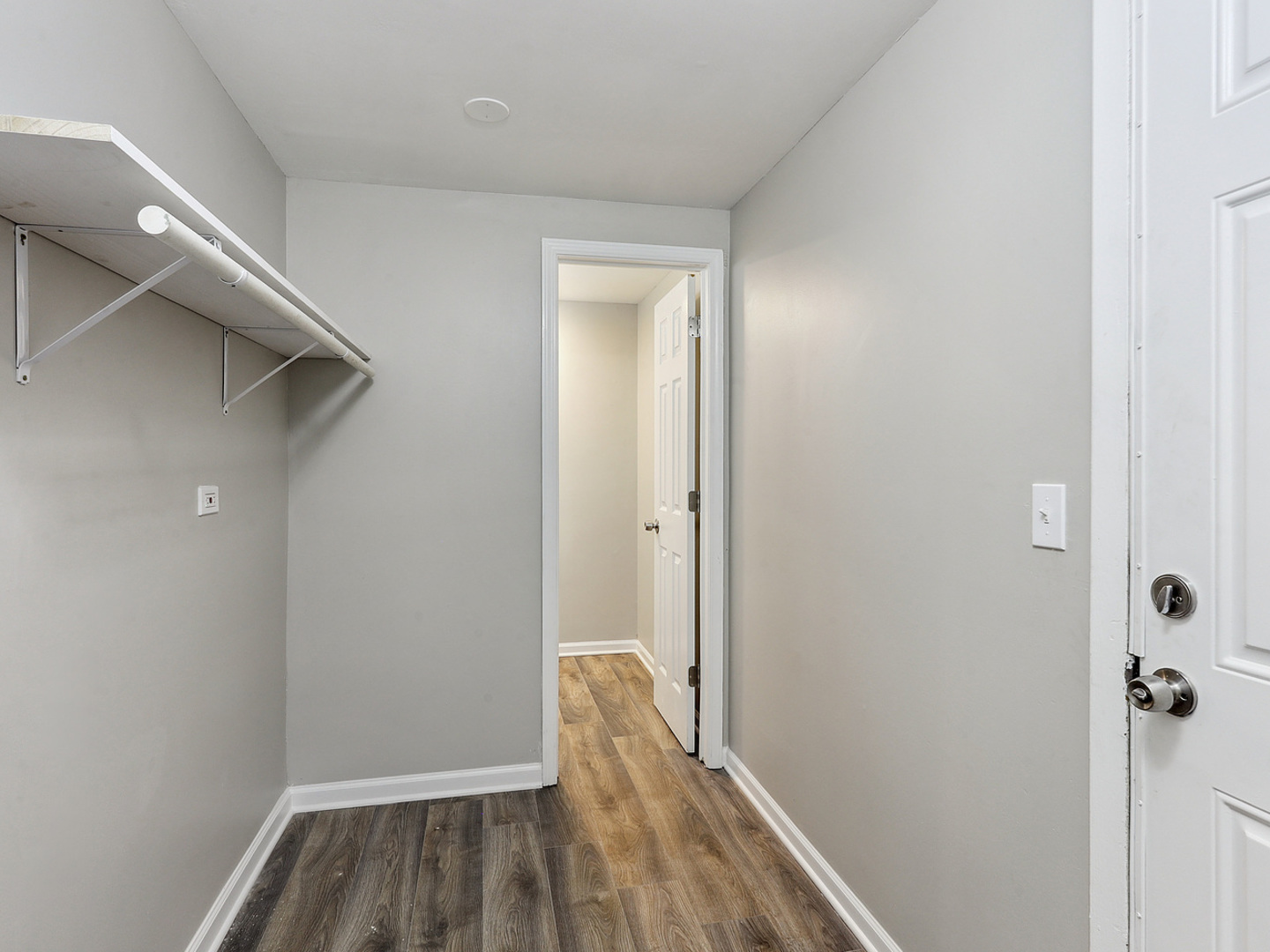 1057 Bothwell Circle Bolingbrook, IL 60440 - Photo 10 of 14 a view of small space