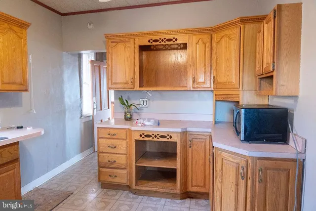 $209,900 | 209 South Maple Avenue, Martinsburg, WV 25401