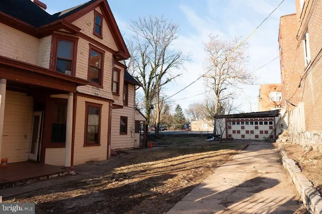 $209,900 | 209 South Maple Avenue, Martinsburg, WV 25401