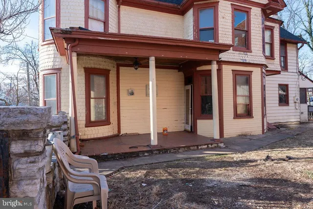 $209,900 | 209 South Maple Avenue, Martinsburg, WV 25401