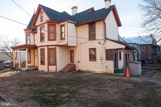 $209,900 | 209 South Maple Avenue, Martinsburg, WV 25401