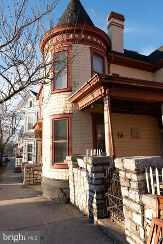 $209,900 | 209 South Maple Avenue, Martinsburg, WV 25401