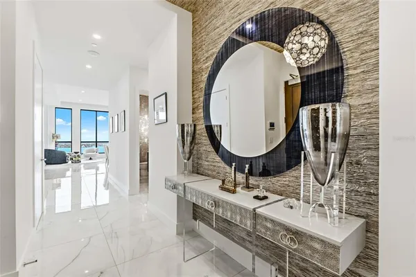 $6,250,000 | 33 South Palm Avenue, Unit 1701, Sarasota, FL 34236