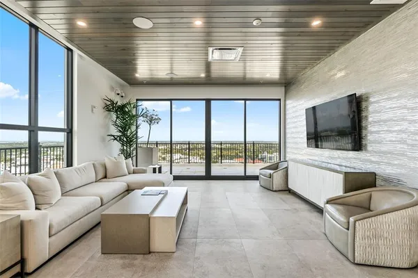 $6,250,000 | 33 South Palm Avenue, Unit 1701, Sarasota, FL 34236