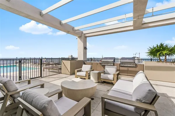$6,250,000 | 33 South Palm Avenue, Unit 1701, Sarasota, FL 34236