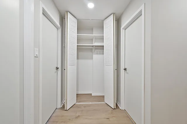 $175,000 | 9725 Karlov Avenue, Unit 610, Oak Lawn, IL 60453