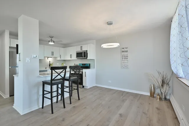 $175,000 | 9725 Karlov Avenue, Unit 610, Oak Lawn, IL 60453