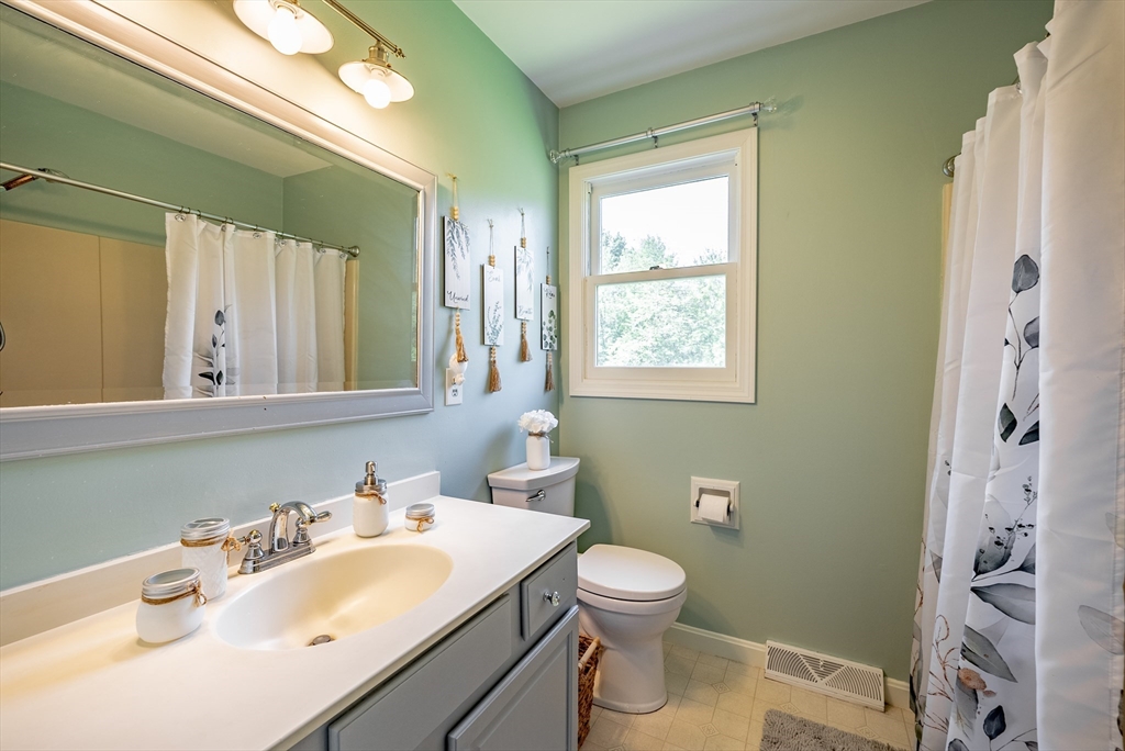 166 Hillside Road, Unit 7 Westfield, MA 01085 - Photo 13 of 22 Gallery Image 13