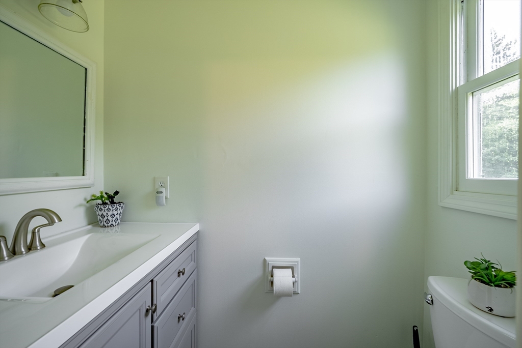 166 Hillside Road, Unit 7 Westfield, MA 01085 - Photo 8 of 22 Gallery Image 8