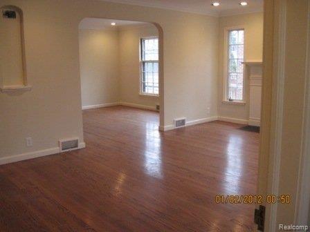 541 Barrington Road Detroit, MI 48215 - Photo 6 of 15 006.JPG