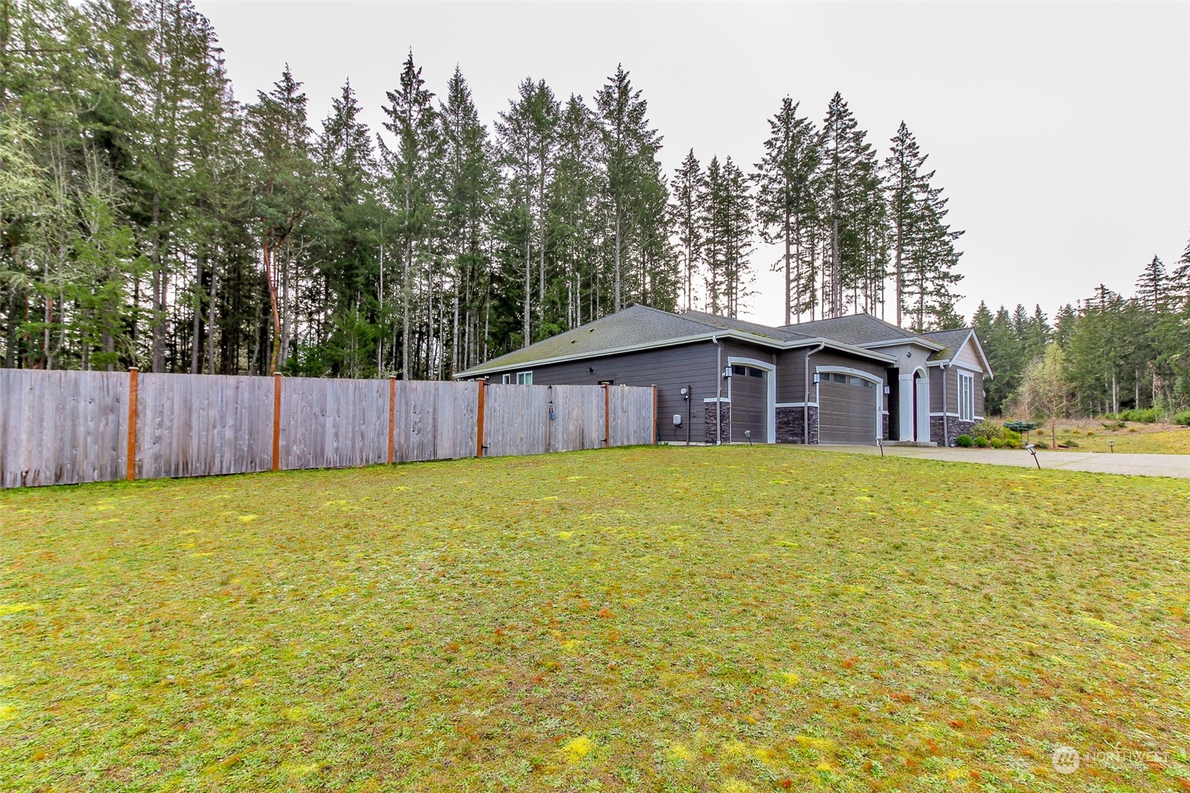 8317 52nd Avenue Northeast Lacey, WA 98516 - Photo 3 of 26