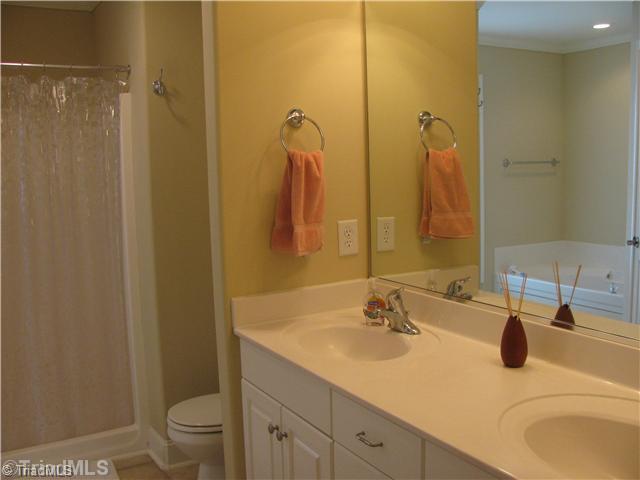 5018 Cobblestone Road Winston-Salem, NC 27106 - Photo 7 of 13 Master Bath/Spa.