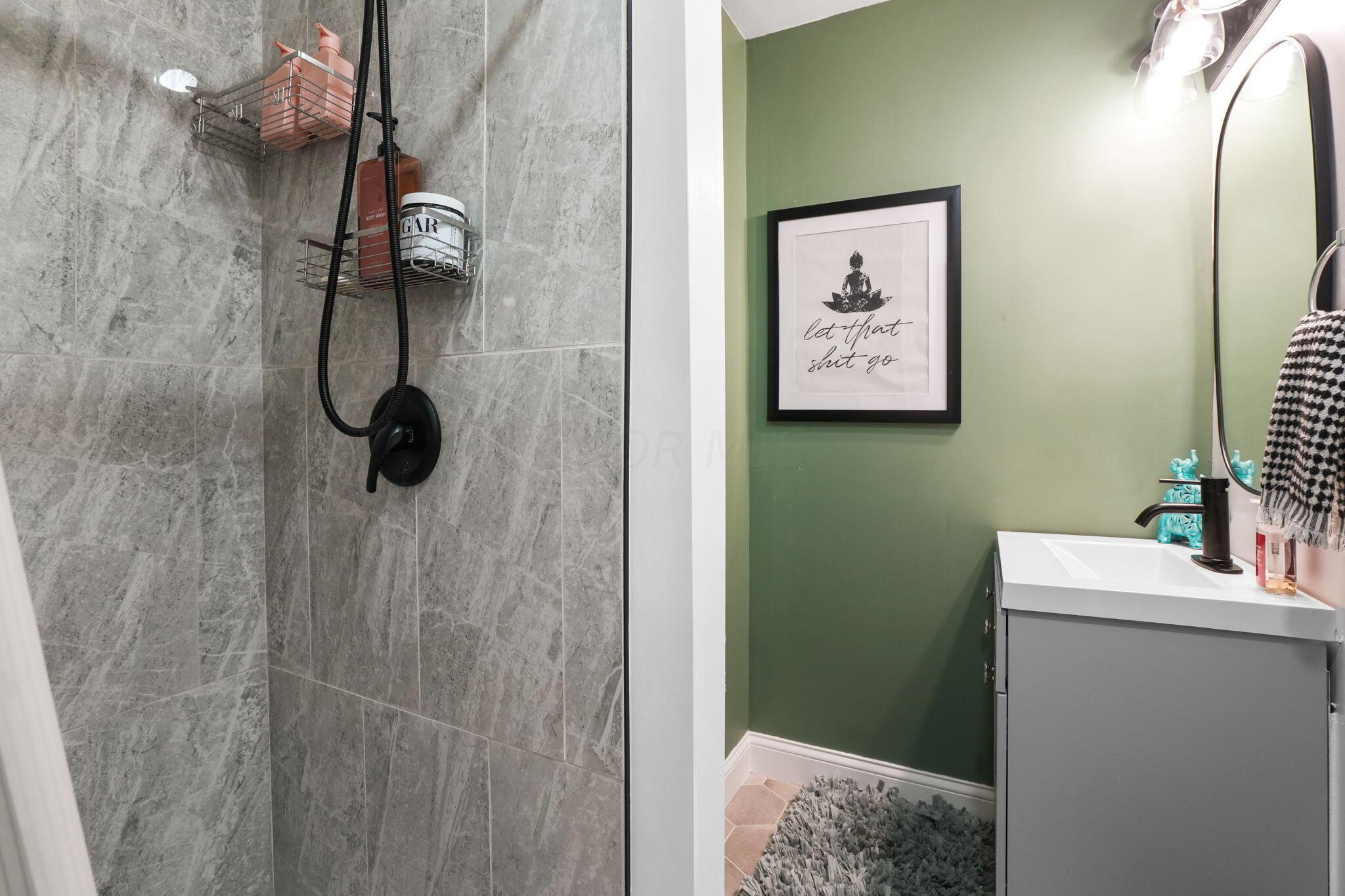 925 Salisbury Road Columbus, OH 43204 - Photo 24 of 36 Bathroom2