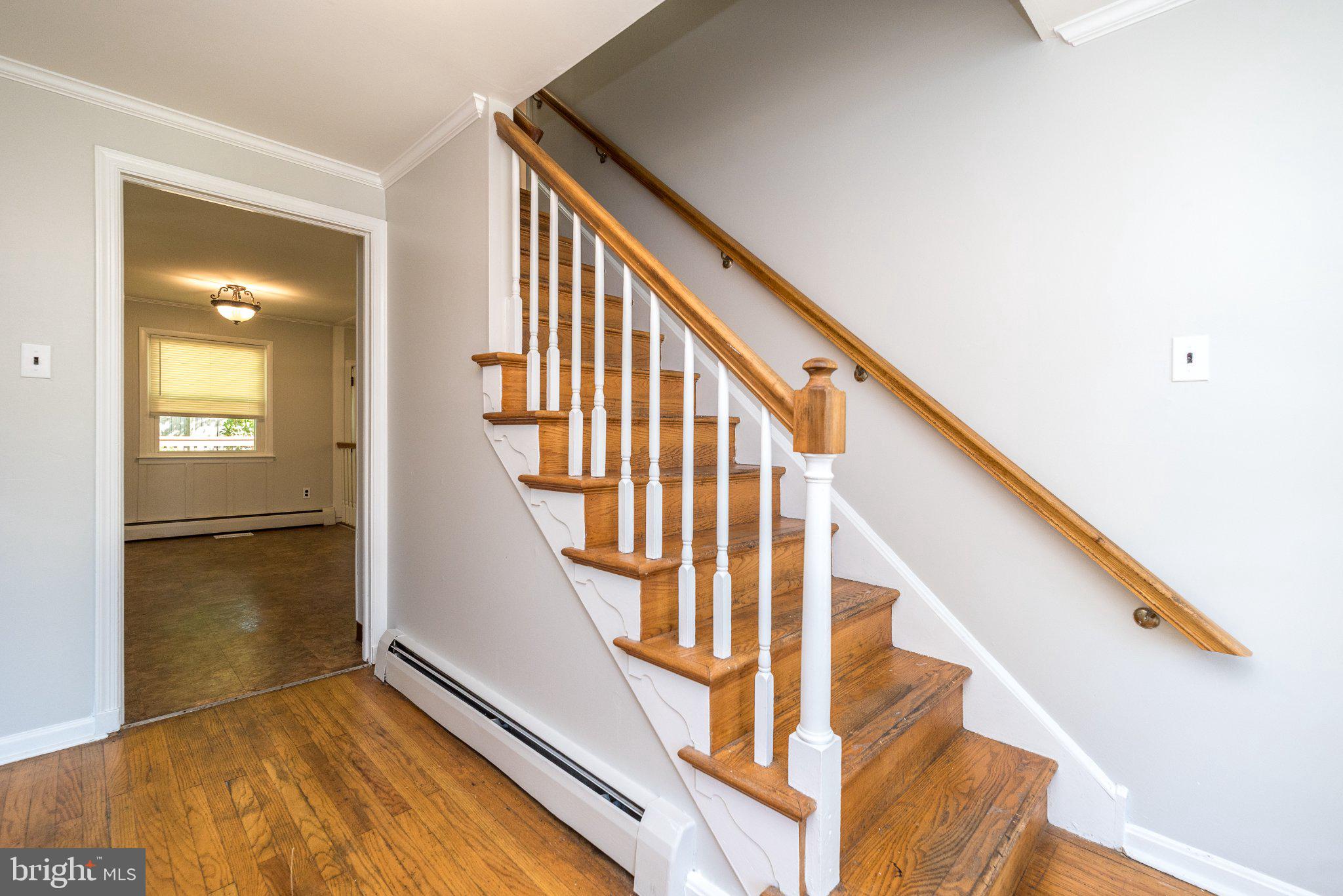 614 Brookhaven Road Wallingford, PA 19086 - Photo 4 of 49 Foyer to Kitchen