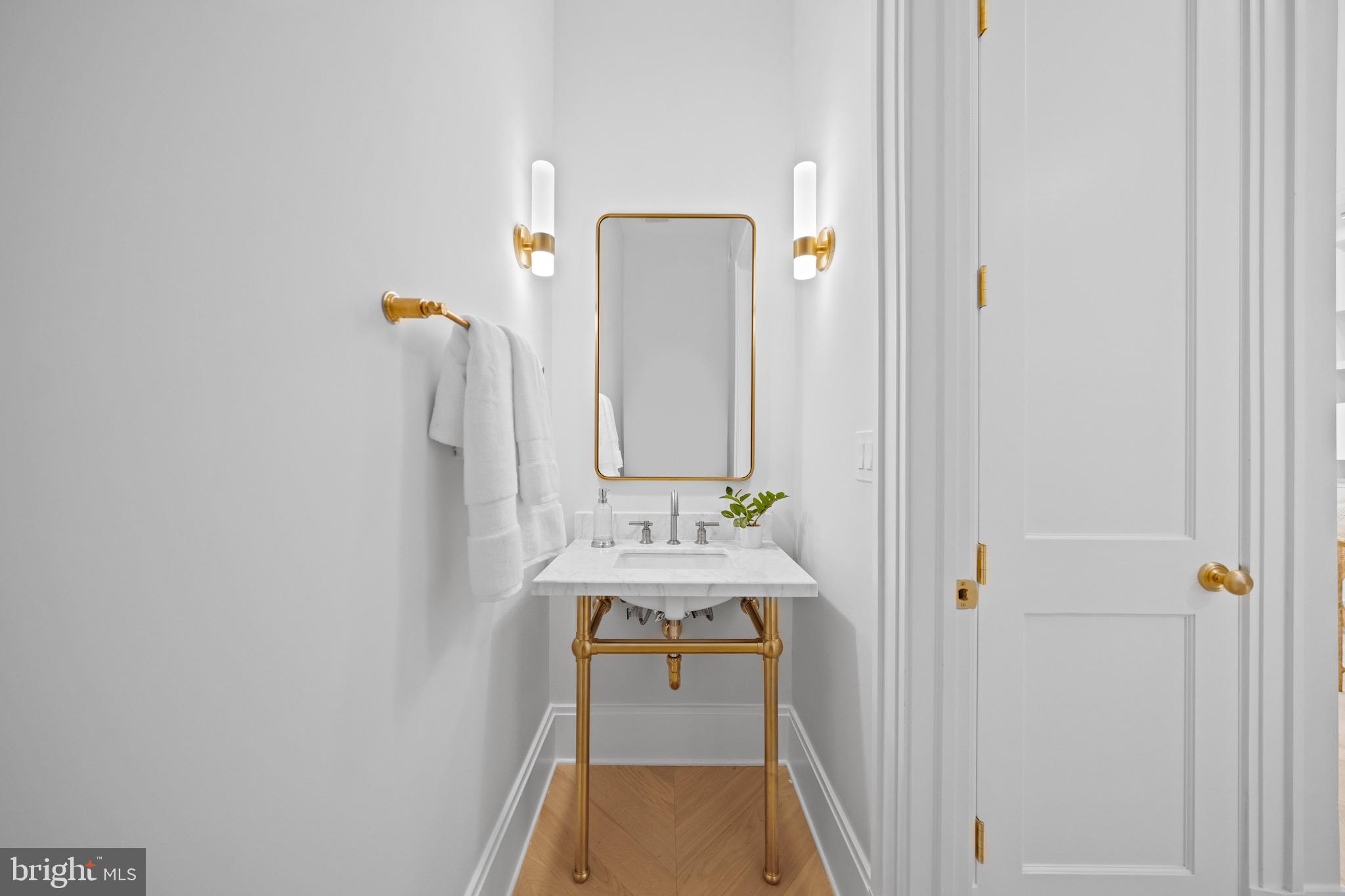 1834 16th Street Northwest Washington, DC 20009 - Photo 12 of 52 Every detail: perfection, event the smallest space