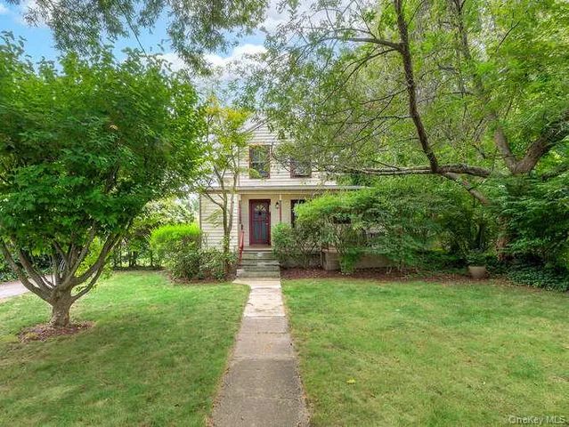 $899,000 | 171 8th Avenue, Sea Cliff, NY 11579