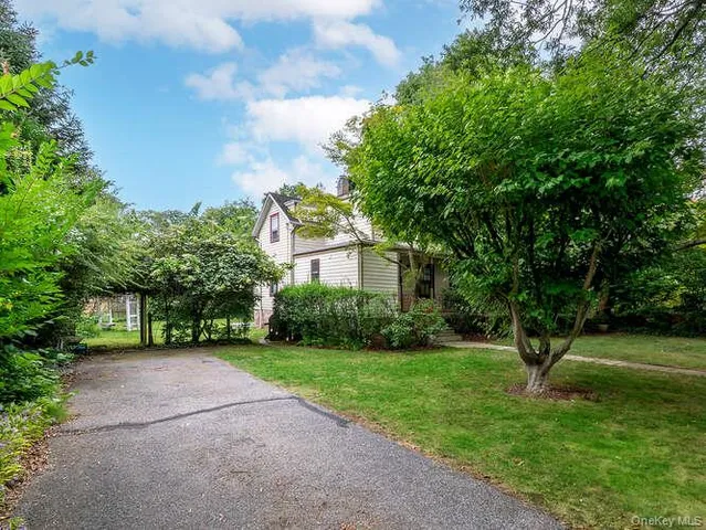 $899,000 | 171 8th Avenue, Sea Cliff, NY 11579