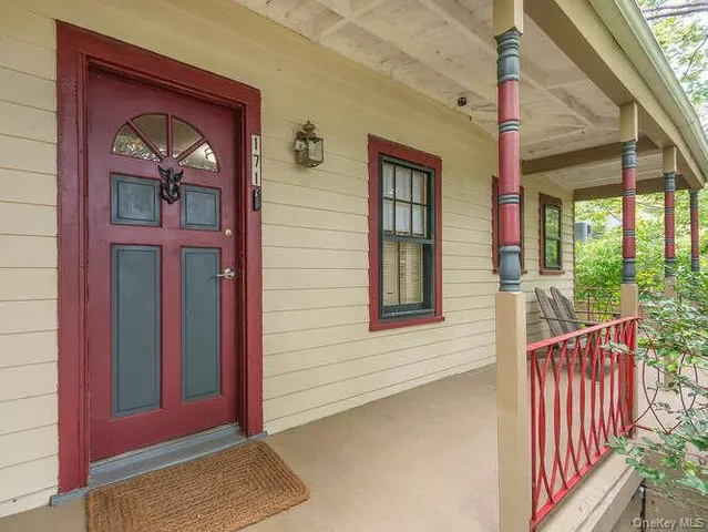 $899,000 | 171 8th Avenue, Sea Cliff, NY 11579