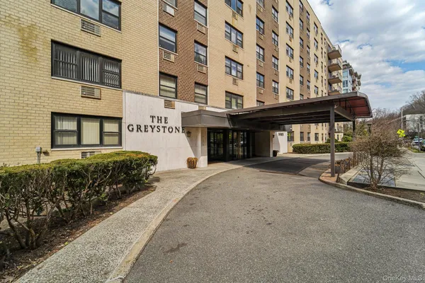 $325,000 | 1085 Warburton Avenue, Unit 316, Yonkers, NY 10701