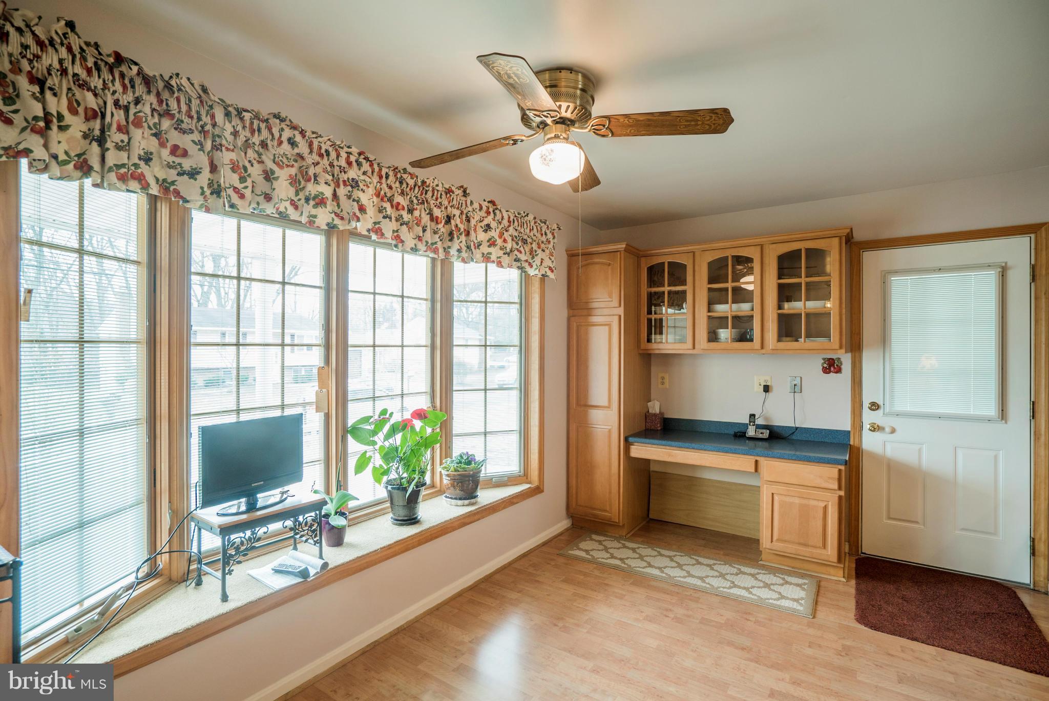 6224 Roblynn Road Laurel, MD 20707 - Photo 9 of 24 Kitchen Breakfast Nook