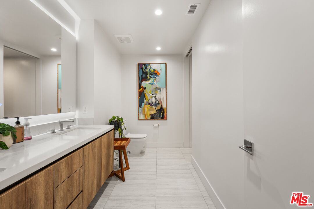 411 South Hamel Road, Unit 306 Los Angeles, CA 90048 - Photo 7 of 15