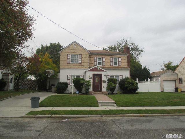 9 Murray Road Hicksville, NY 11801 - Photo 1 of 1 Gallery Image 1