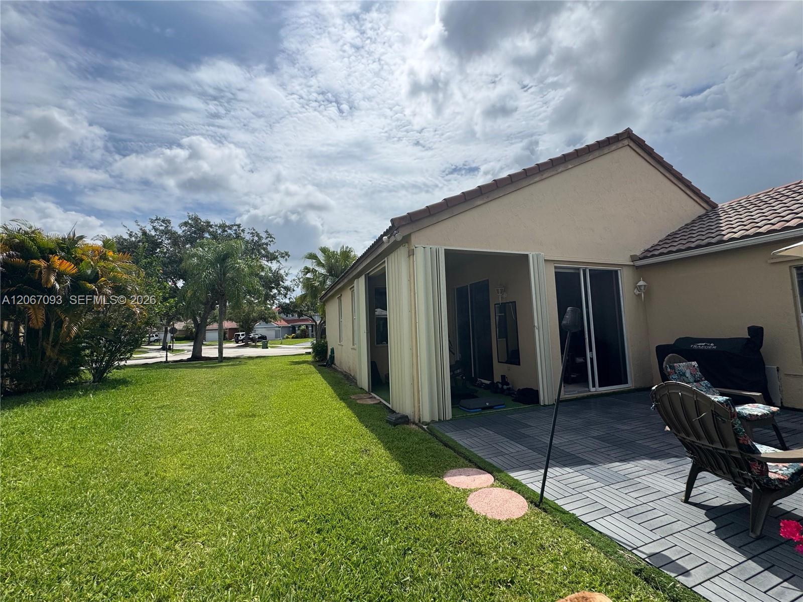 825 Falling Water Road Weston, FL 33326 - Photo 8 of 27 Gallery Image 8