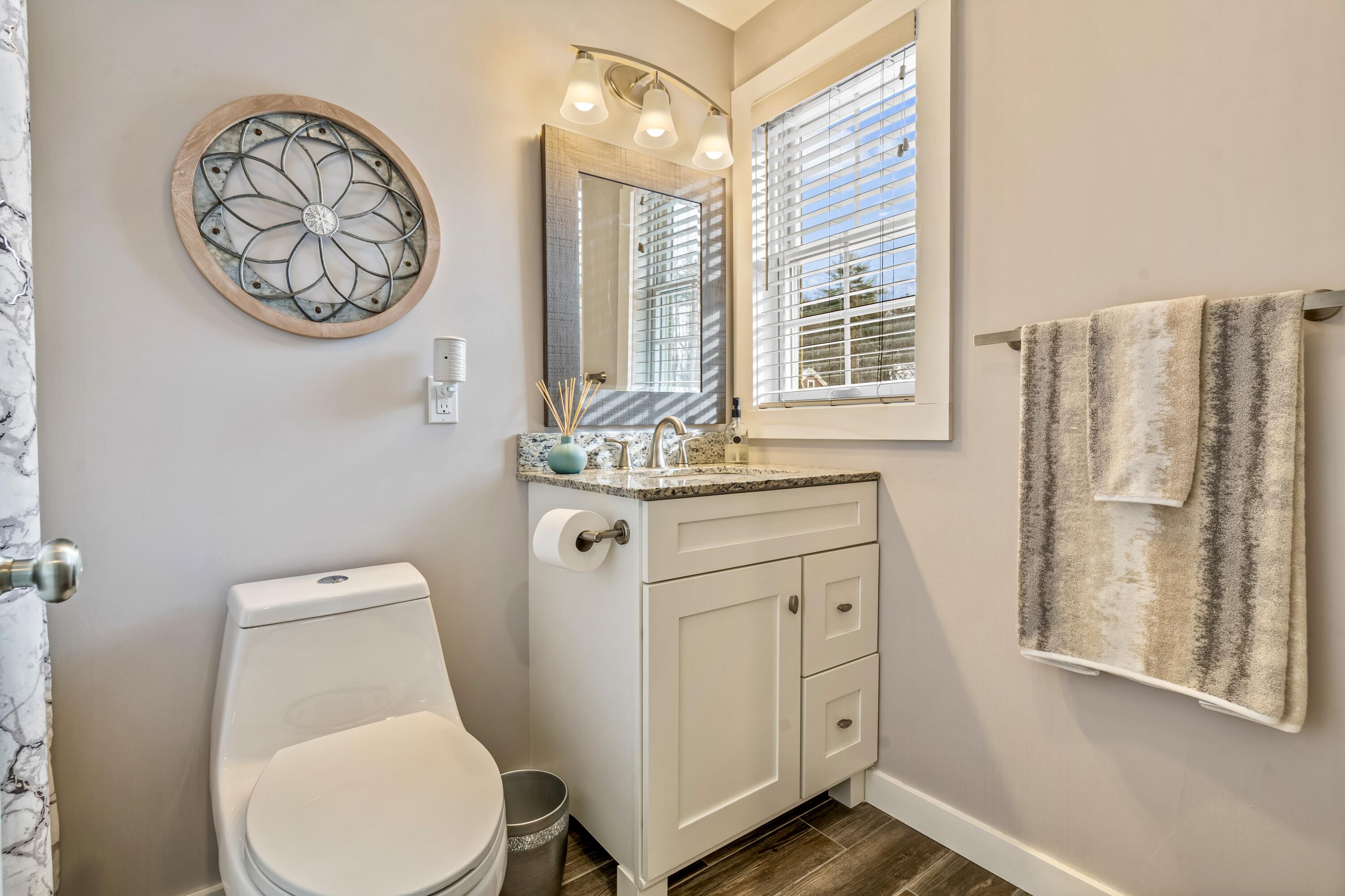 29 Winsor Green Road, Unit 29 Naples, ME 04055 - Photo 23 of 63 Full Bath 1