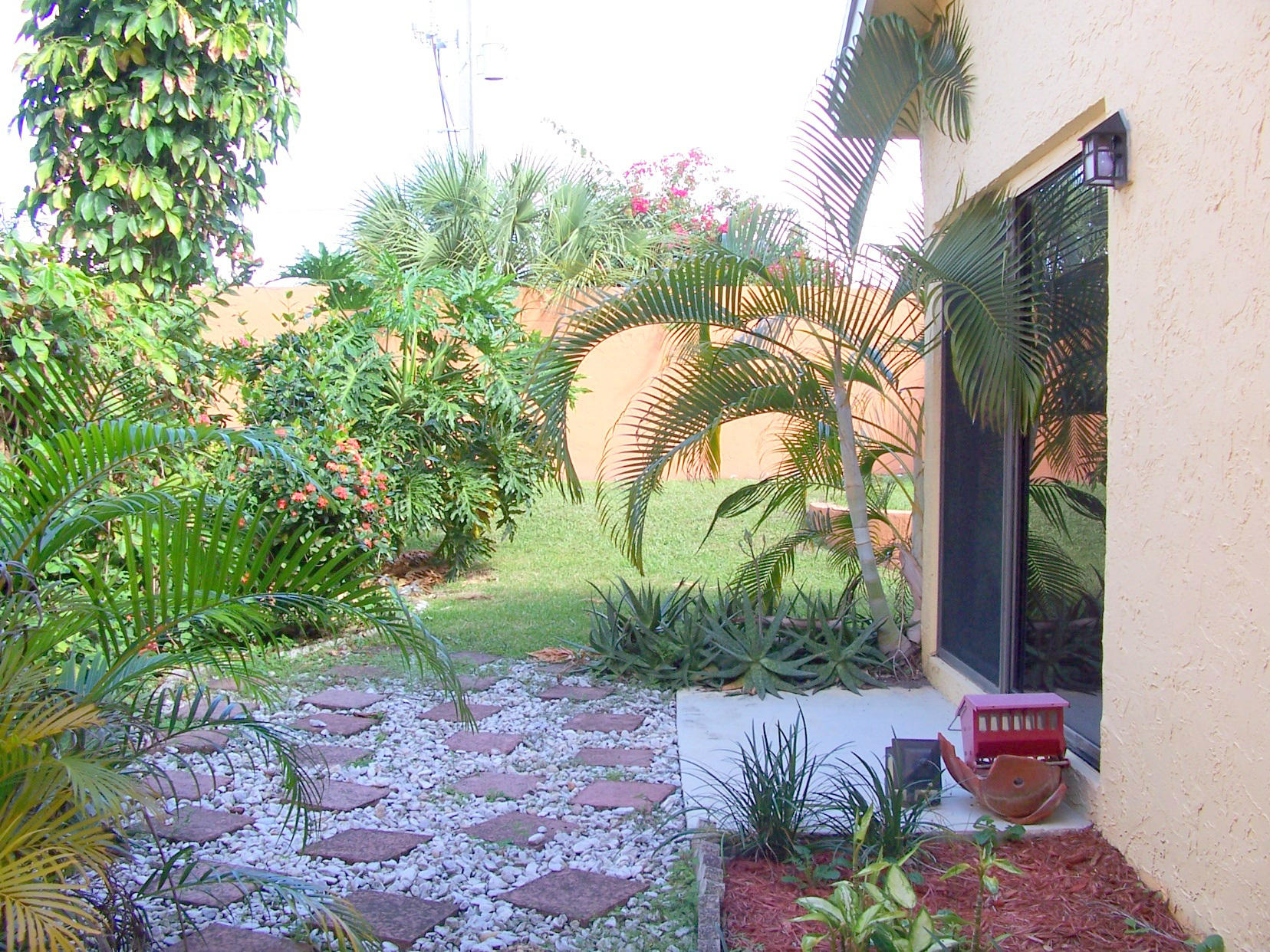 6130 Aloma Lane Boca Raton, FL 33433 - Photo 18 of 25 Patio & Yard