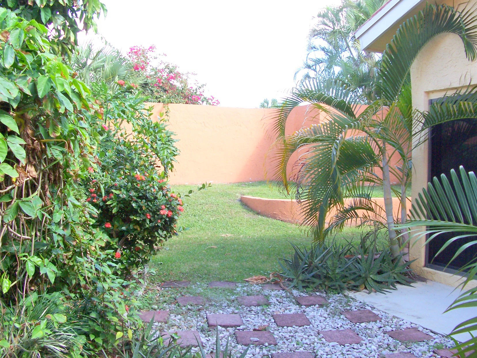 6130 Aloma Lane Boca Raton, FL 33433 - Photo 19 of 25 Yard