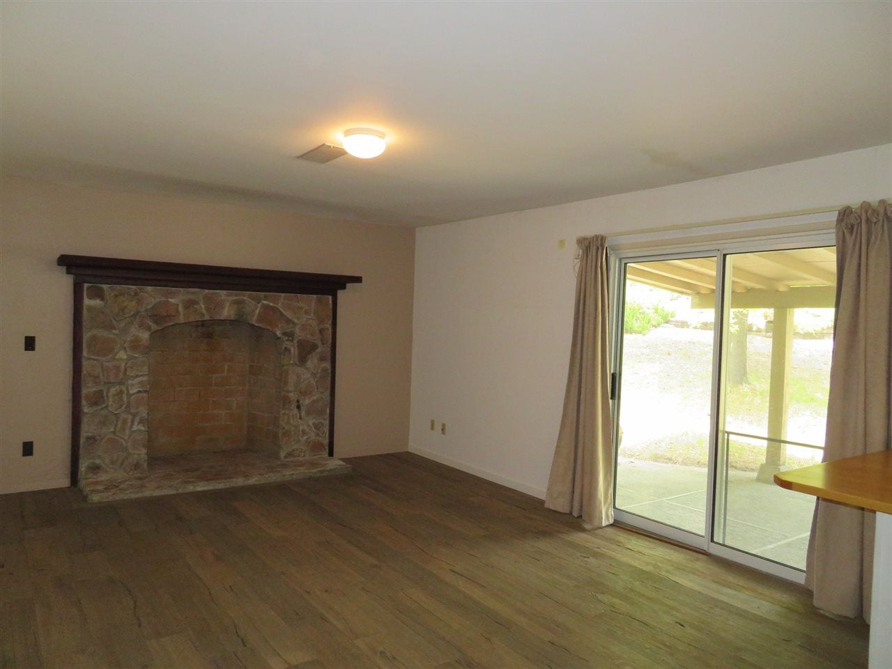 4530 North Old Stage Road Mount Shasta, CA 96067 - Photo 5 of 14 Gallery Image 5