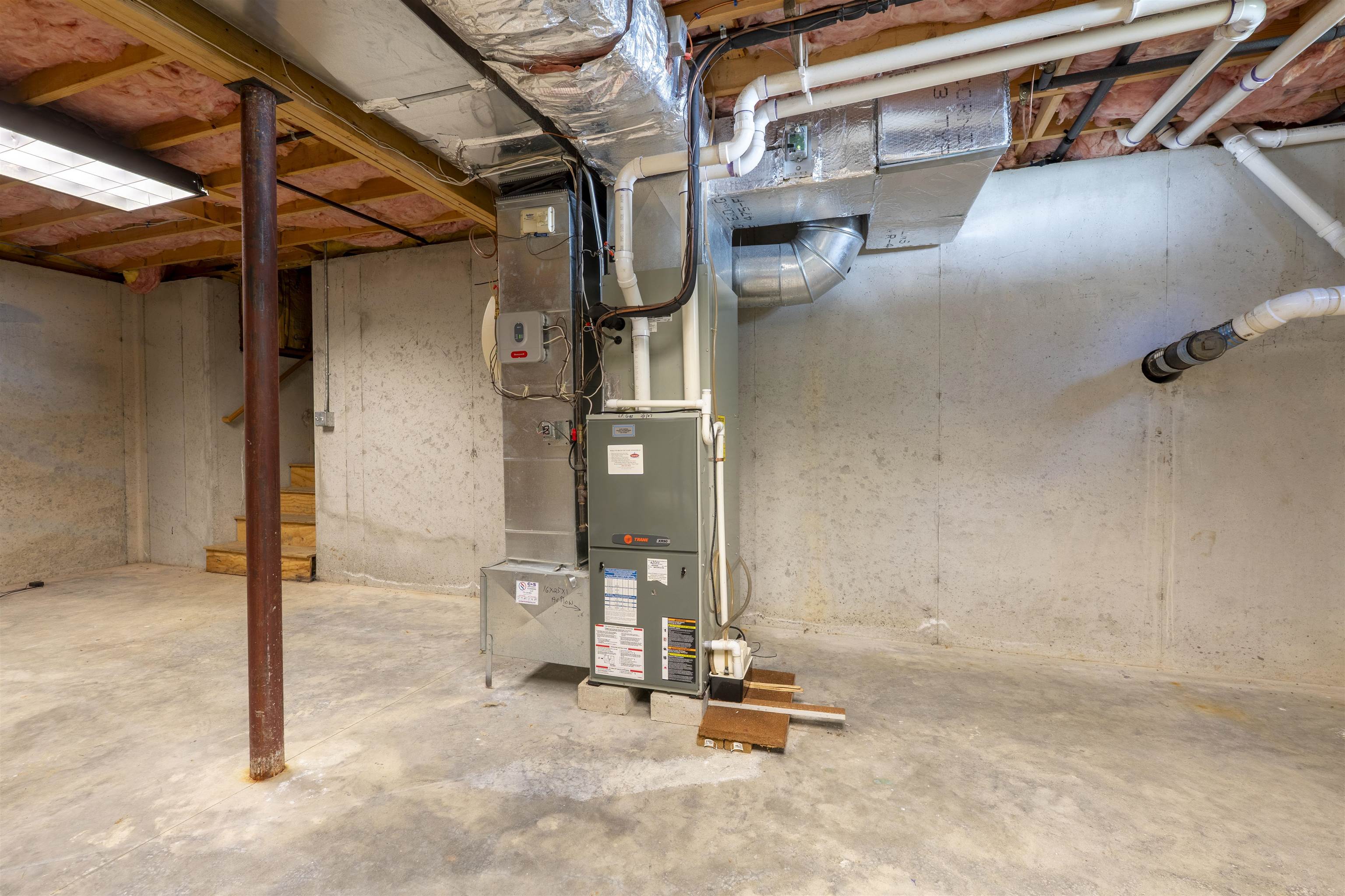 10 Evelyn Road Salem, NH 03079 - Photo 40 of 50