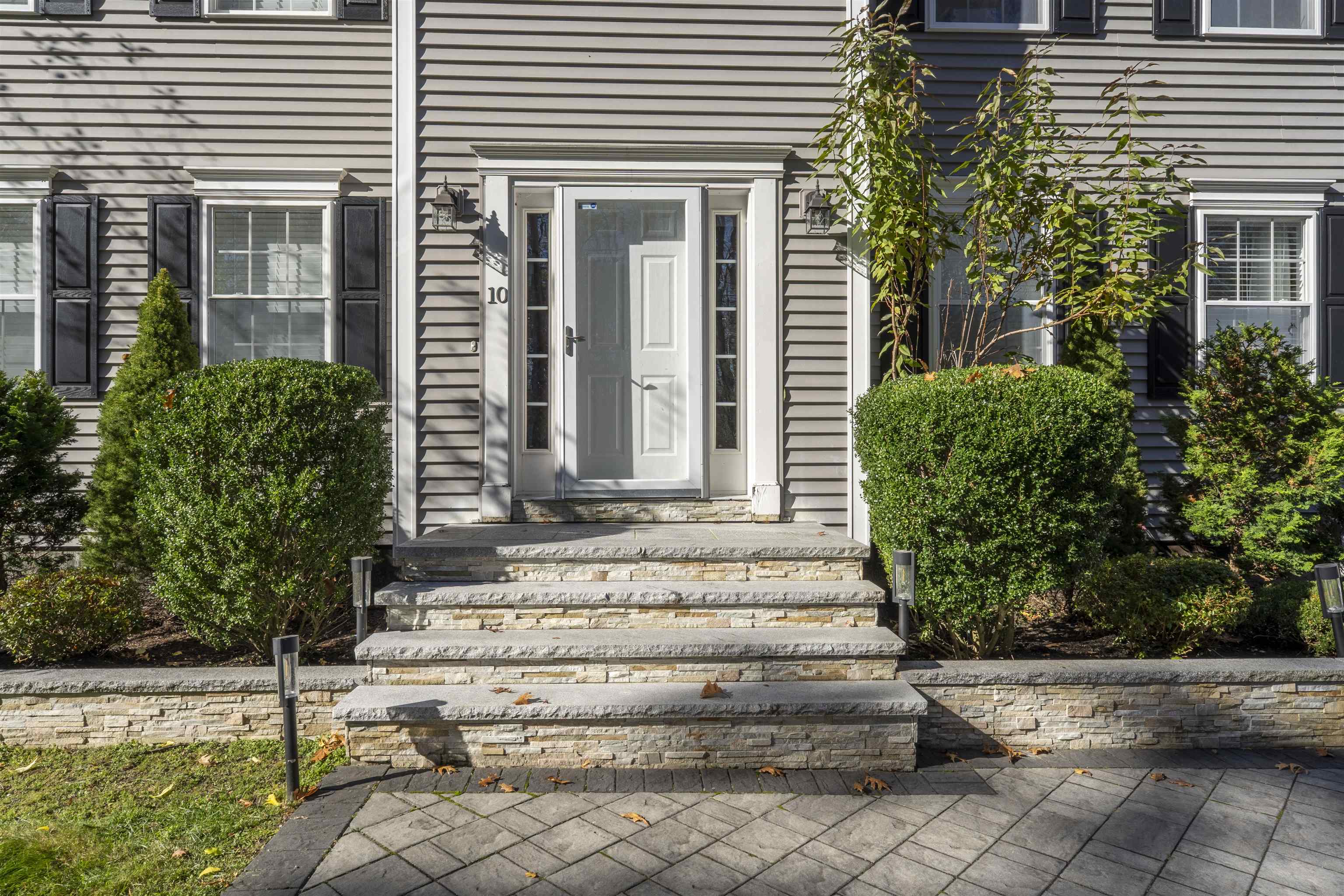 10 Evelyn Road Salem, NH 03079 - Photo 4 of 50