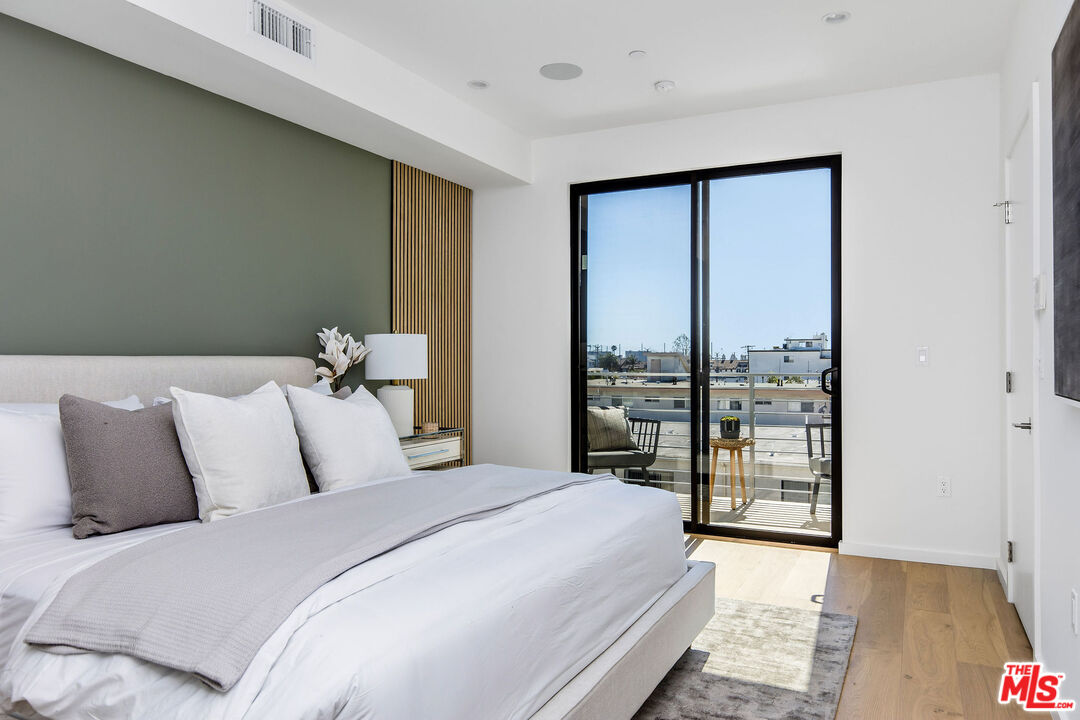 3803 South Verona Ct