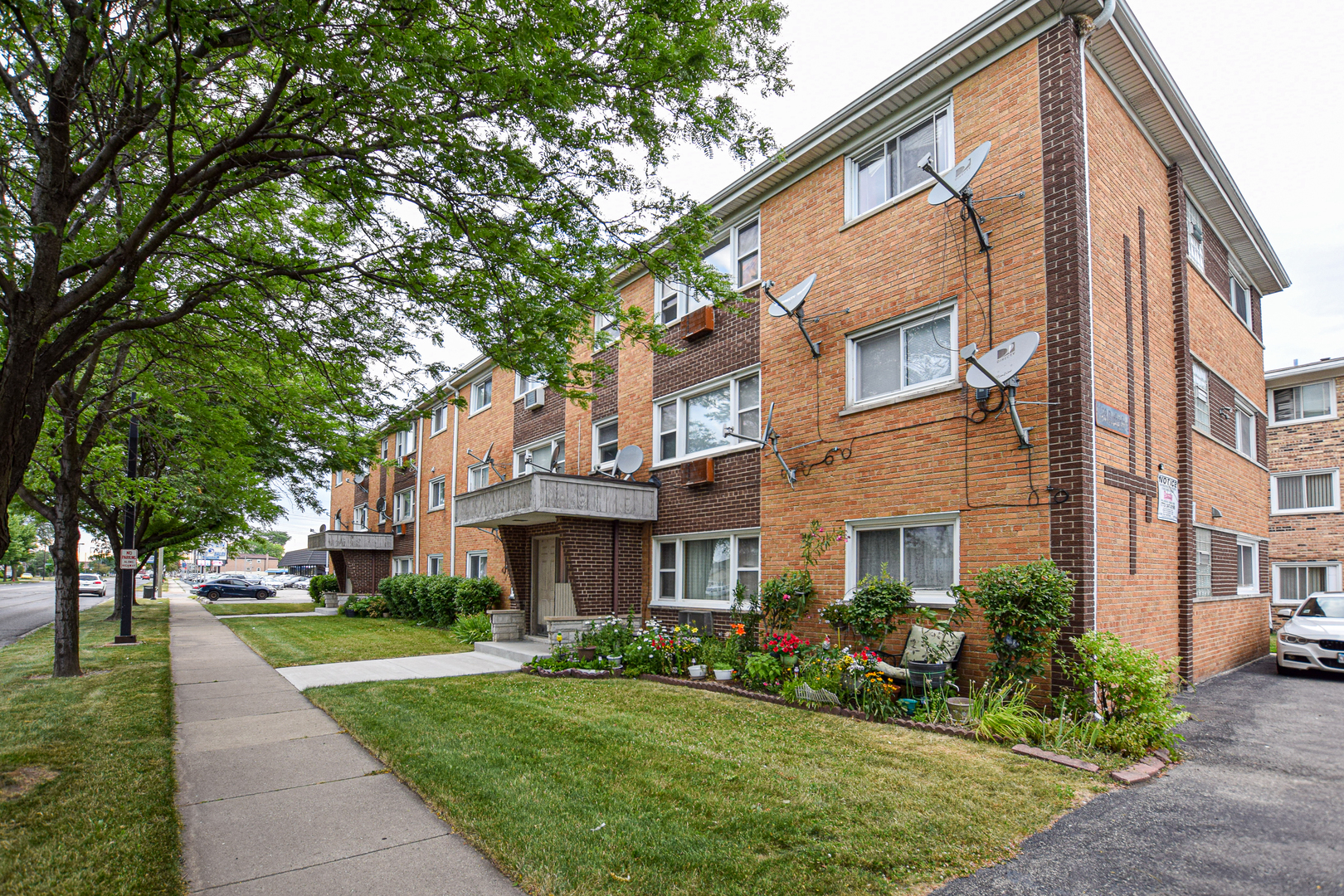 7858 Rutherford Avenue, Unit 3B Burbank, IL 60459 - Photo 1 of 8 Gallery Image 1