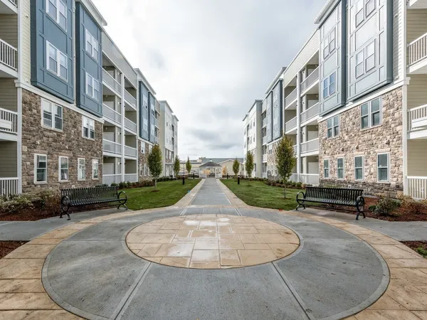 $2,850 | 130 University Avenue, Unit 1303, Westwood, MA 02090