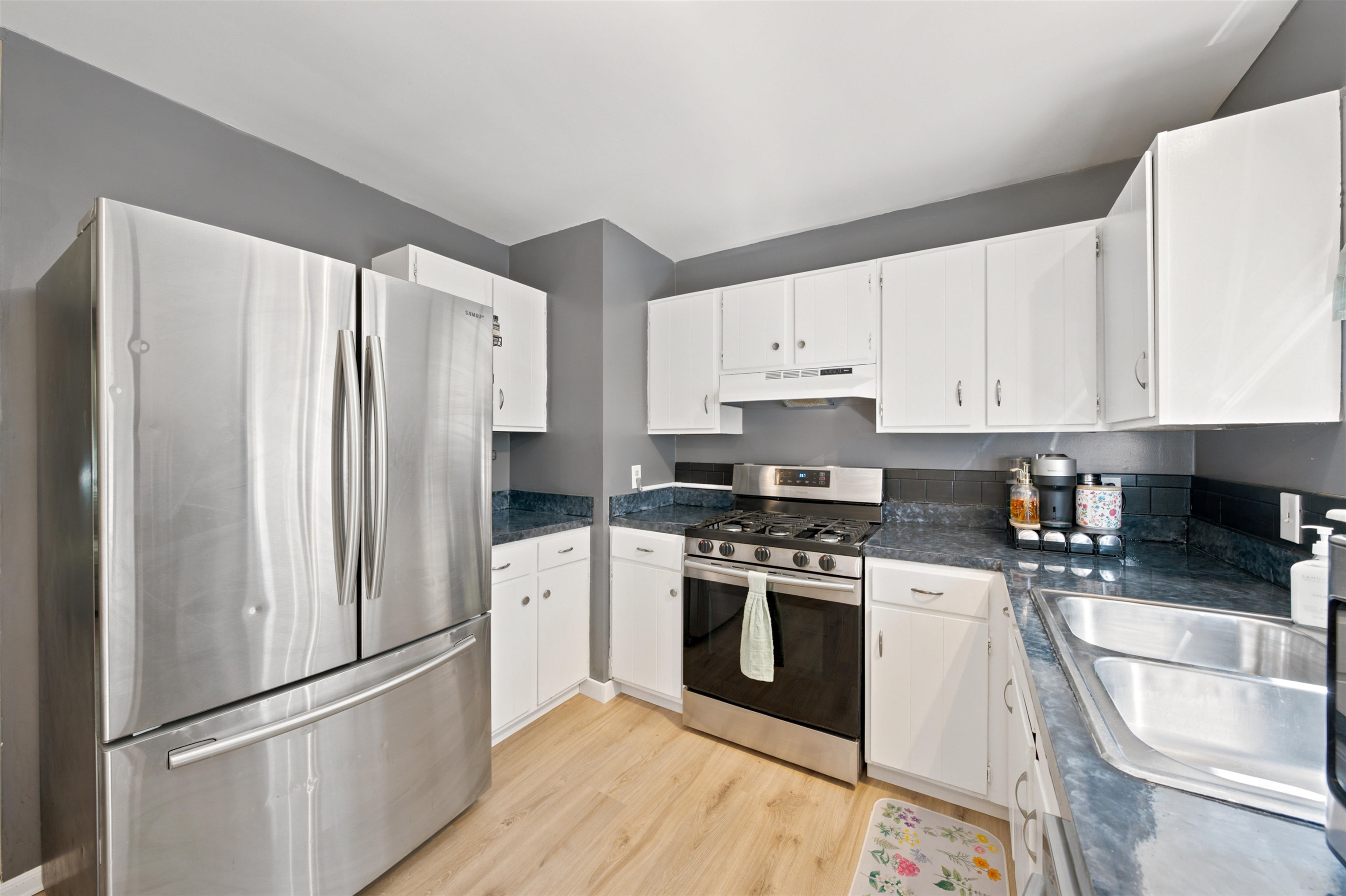 3313 Maple Street Traverse City, MI 49684 - Photo 13 of 47 1947154-c4993975-8b82-4f79-a2db-8896f09cd8aa.JPG