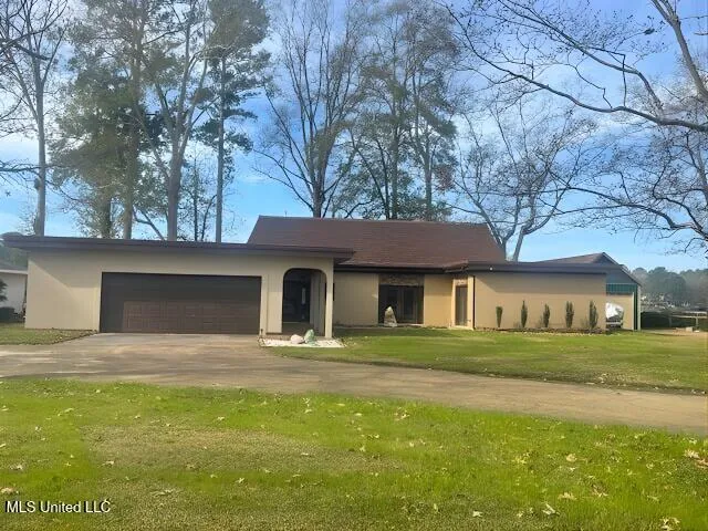 $565,000 | 719 Forest Point Drive, Brandon, MS 39047