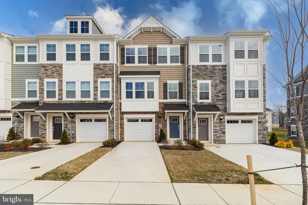$2,995 | 10969 Barnard Place, White Plains, MD 20695
