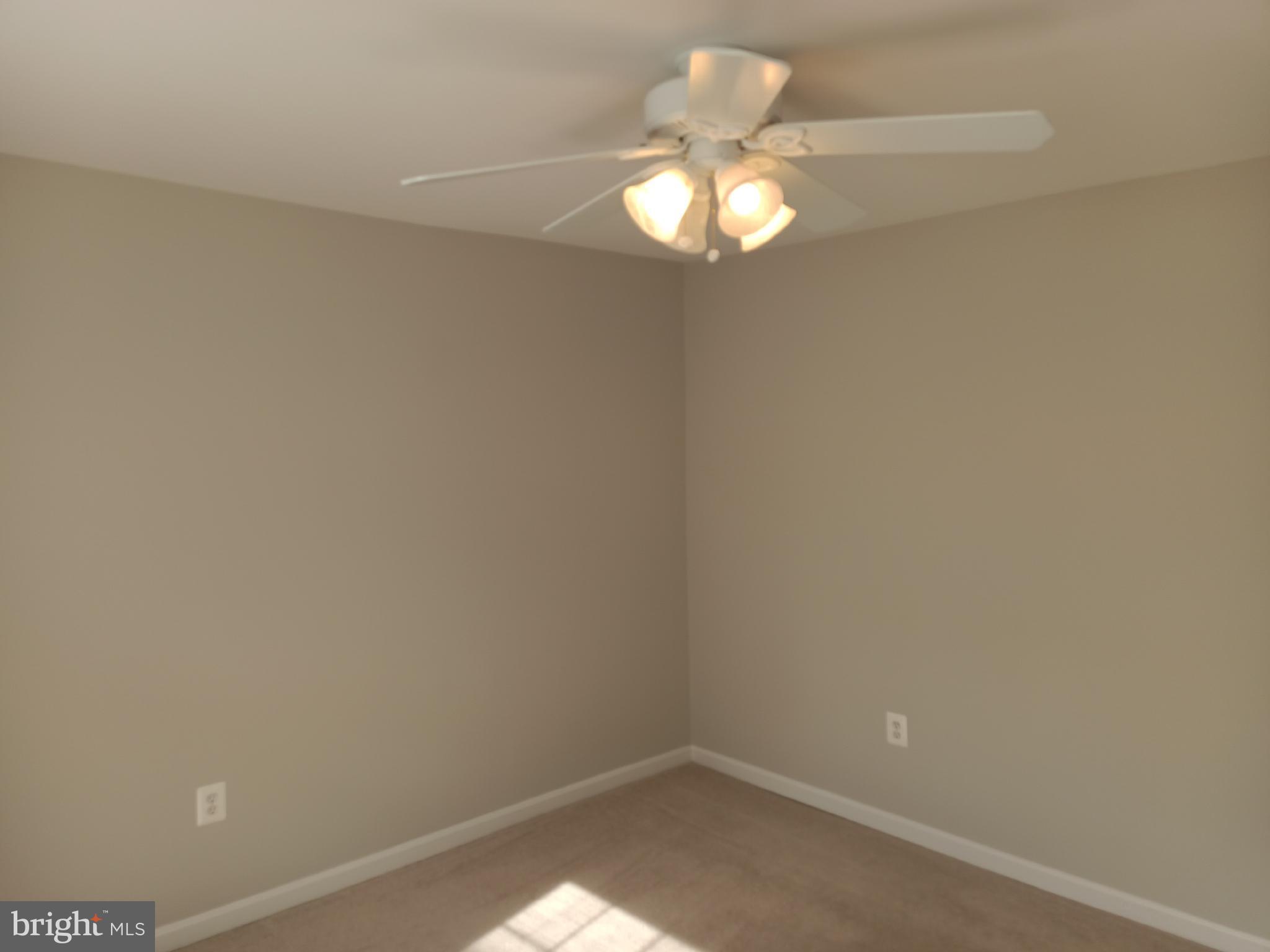 345 Silver Ridge Drive Sterling, VA 20164 - Photo 20 of 36