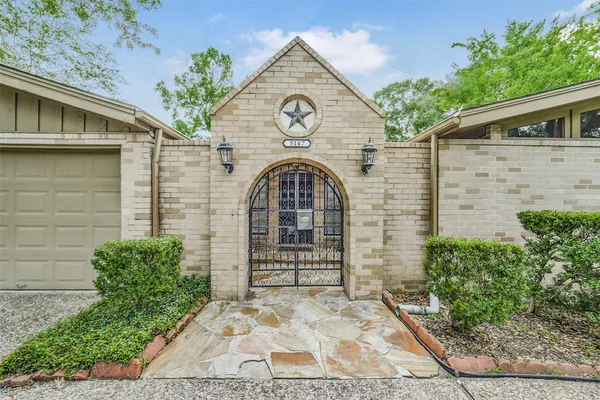 $3,700 | 5147 Beechnut Street, Houston, TX 77096
