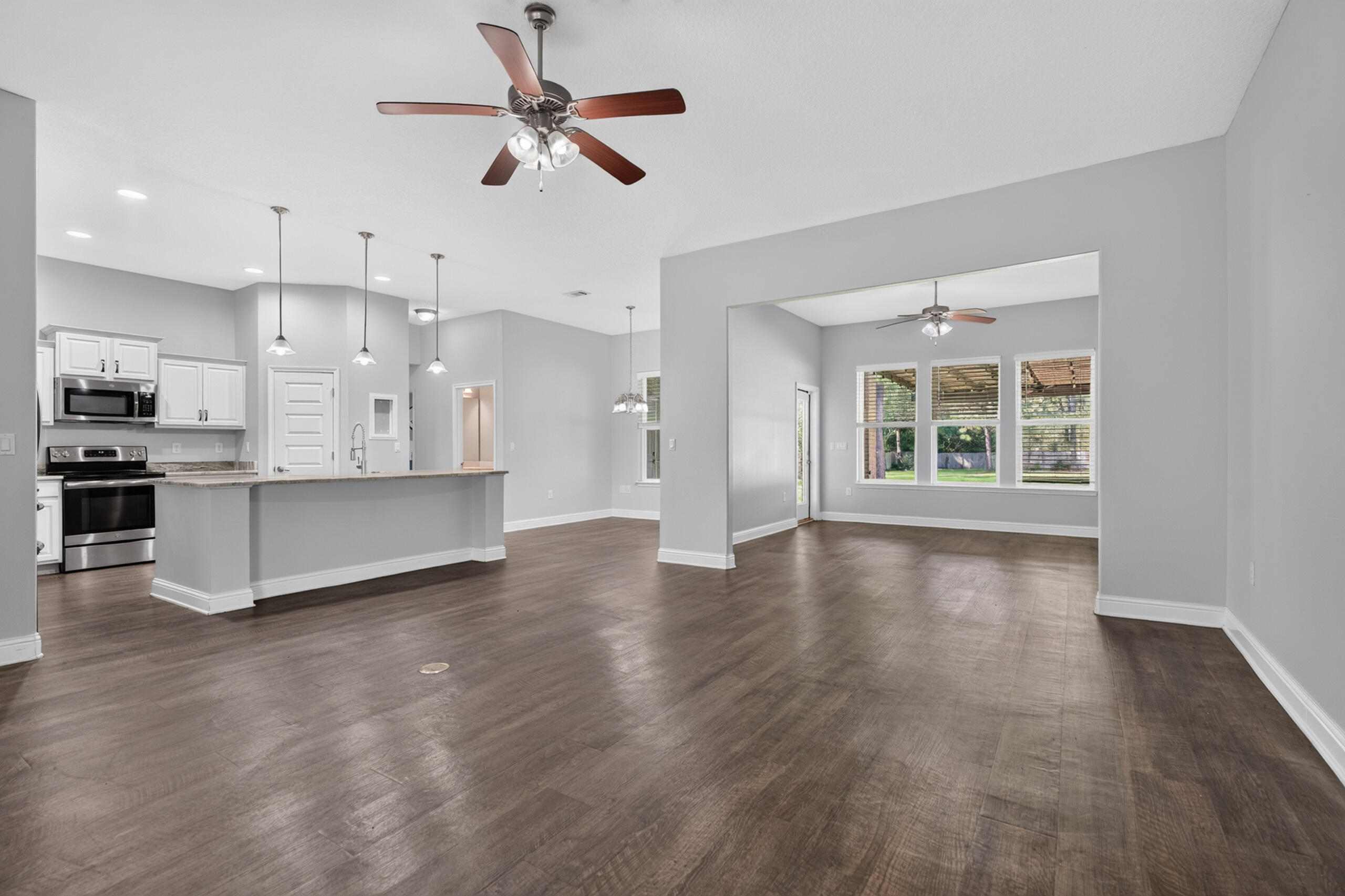 9150 Ridge Road Navarre, FL 32566 - Photo 14 of 66 Living room
