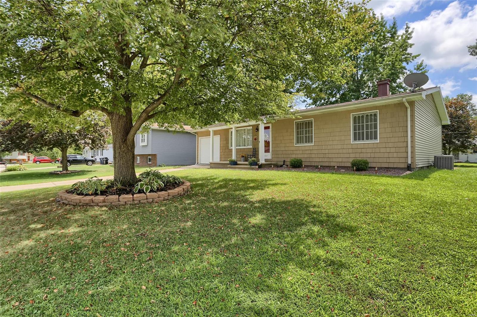 45 Pinewood Road Litchfield, IL 62056 - Photo 2 of 20 Gallery Image 2