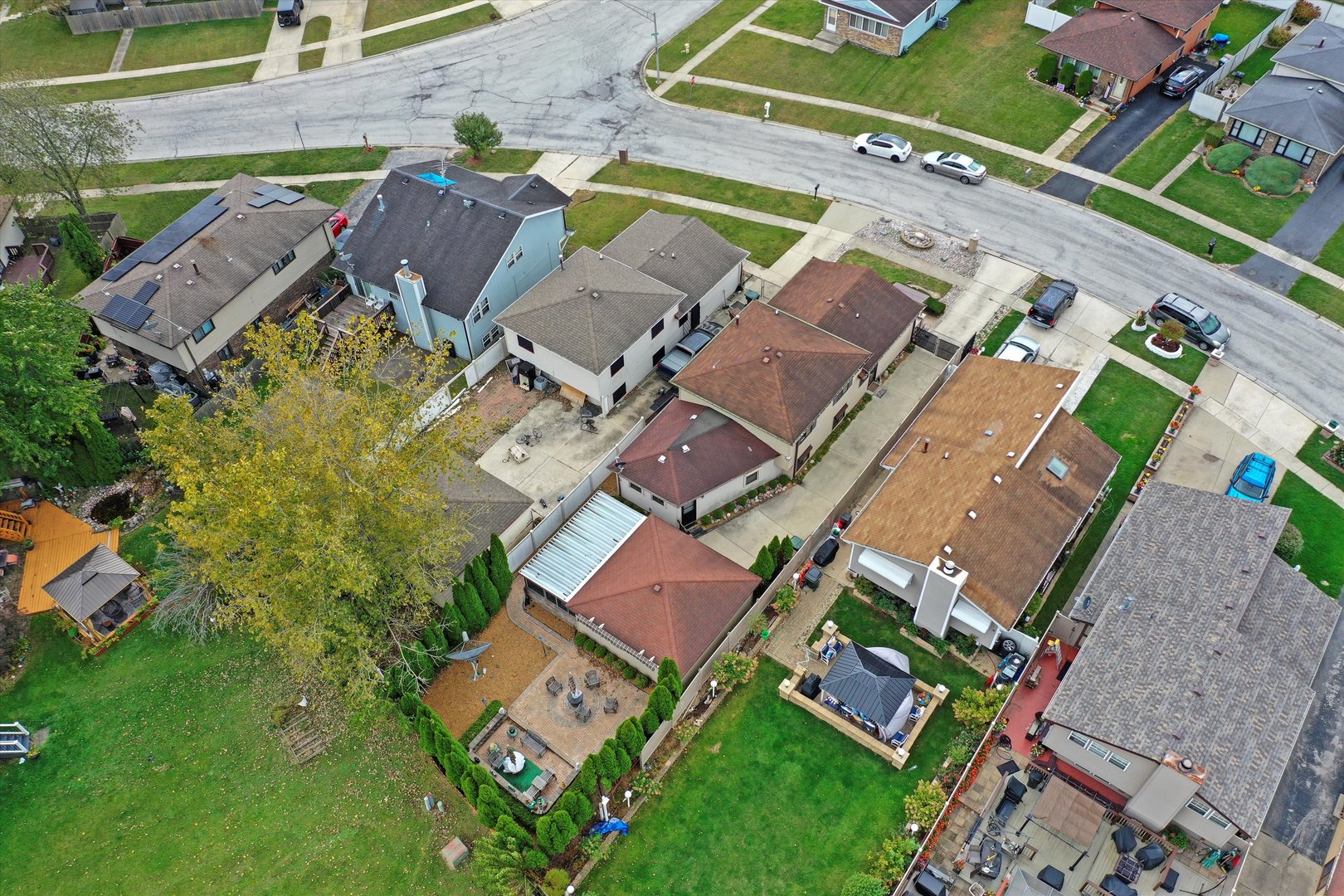 18057 Juneway Court Country Club Hills, IL 60478 - Photo 2 of 36 an aerial view of residential house with outdoor space and swimming pool