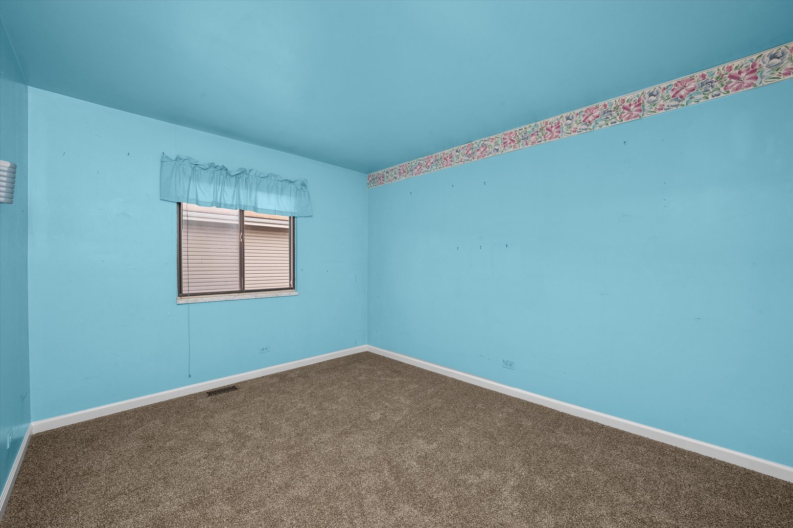 18057 Juneway Court Country Club Hills, IL 60478 - Photo 21 of 36 an empty room with a window