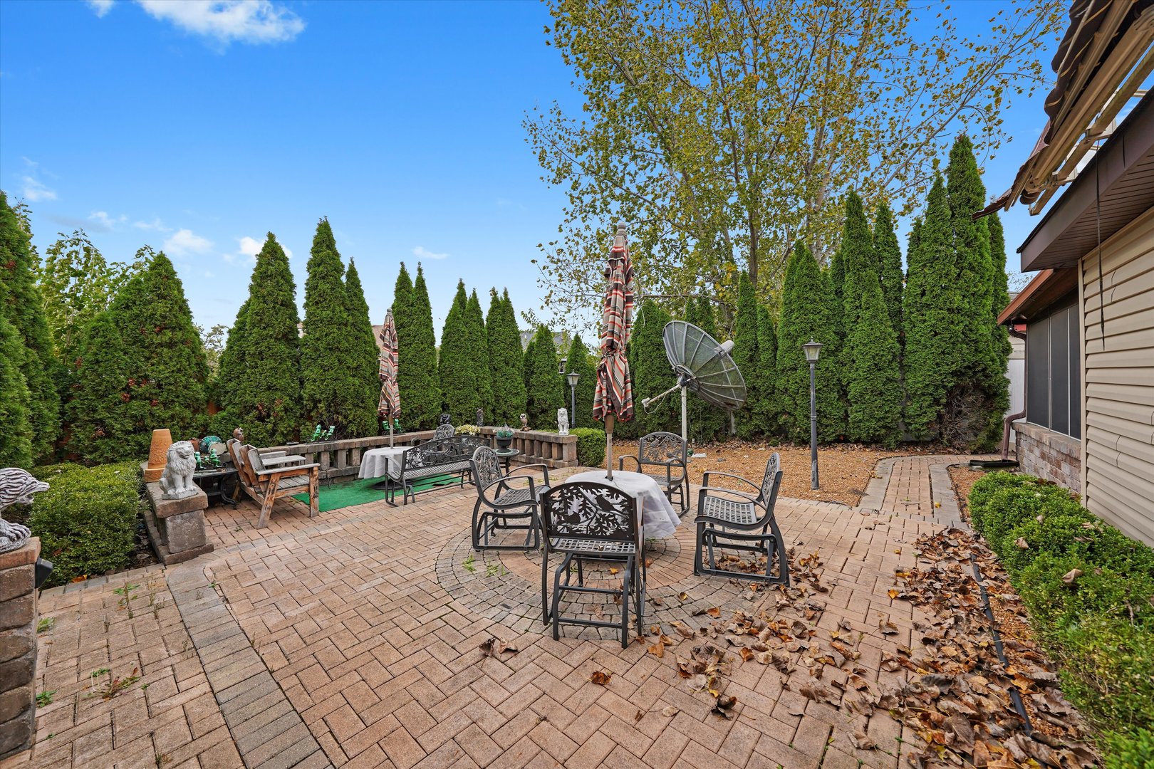 18057 Juneway Court Country Club Hills, IL 60478 - Photo 5 of 36 a view of a backyard with sitting area