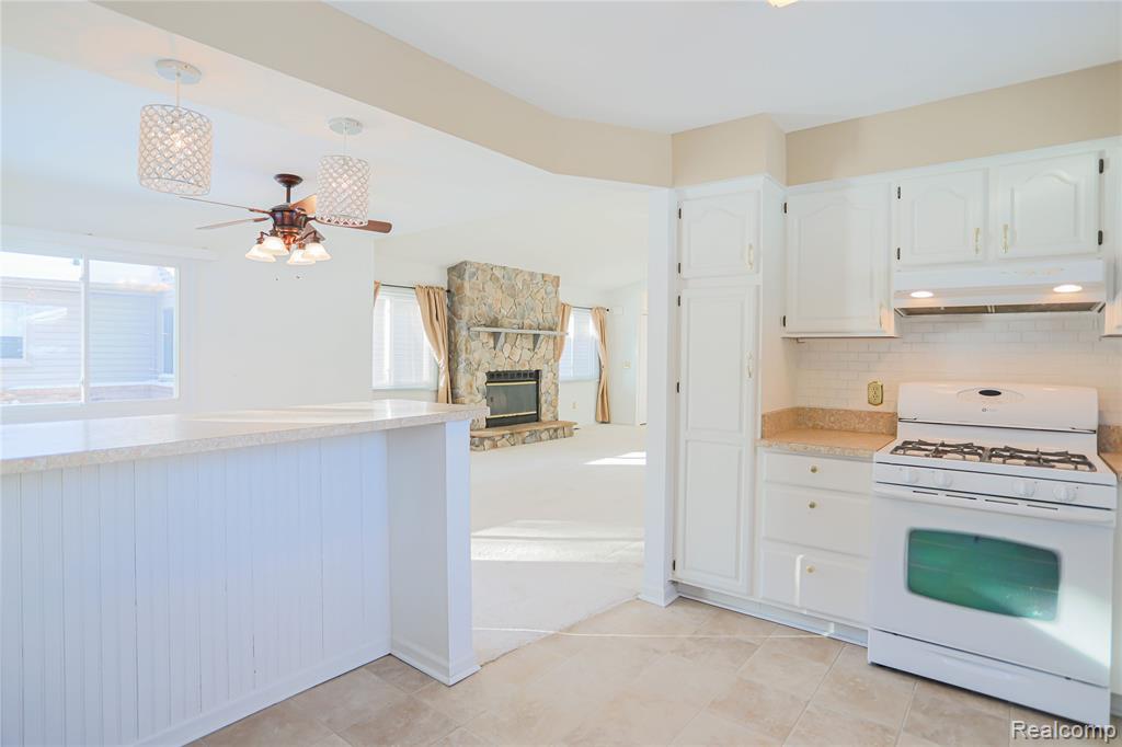 327 Mae Court Romeo, MI 48065 - Photo 5 of 19 Gallery Image 5