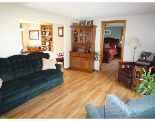 28 Running Springs Road Gorham, ME 04038 - Photo 5 of 16 Living Room.
