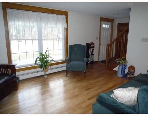 28 Running Springs Road Gorham, ME 04038 - Photo 9 of 16 Living Room.