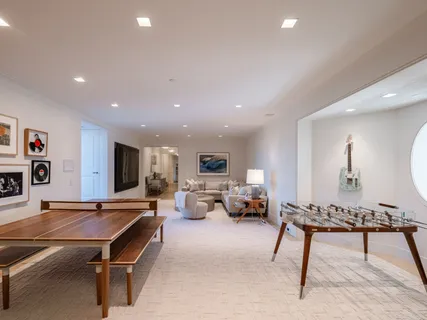 $152,500,000 | 39 Fairfield Pond Lane, Sagaponack, NY 11962